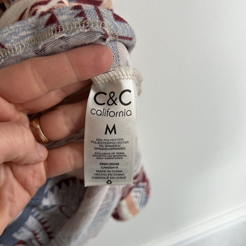 C&C California‎ Women’s Aztec Print Button Down Shirt Size Medium - Picture 3 of 8